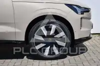 2025 Volvo EX 90