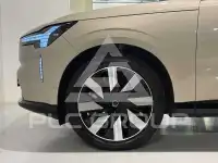 2025 Volvo EX 90