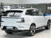 2025 Volvo EX 90