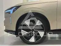 2025 Volvo EX 90