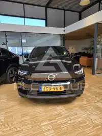 2025 Volvo EX 40