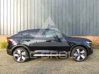 2025 Volvo EX 40