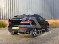 2025 Volvo EX 40