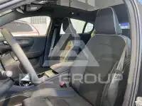 2025 Volvo EX 40