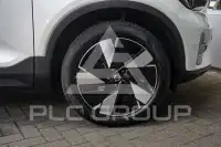 2025 Volvo EX 40