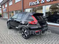 2025 Volvo EX 40
