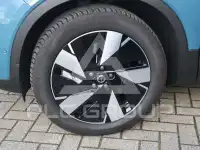 2025 Volvo EX 40