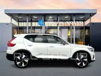 2025 Volvo EX 40