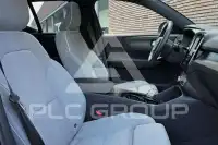 2025 Volvo EX 40