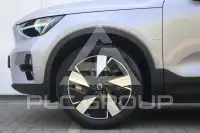 2025 Volvo EX 40