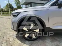 2025 Volvo EX 40
