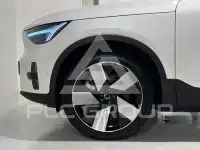 2025 Volvo EX 40