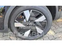 2025 Volvo EX 40