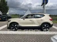 2025 Volvo EX 40