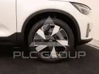 2025 Volvo EX 40