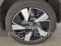 2025 Volvo EX 40