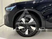 2025 Volvo EX 40