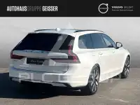 2025 Volvo V90