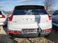 2025 Volvo XC40