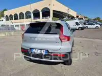 2025 Volvo XC40