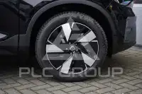 2025 Volvo EX 40