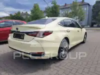 2025 Lexus ES300
