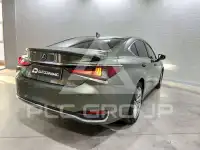 2025 Lexus ES300