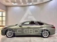 2025 Lexus ES300