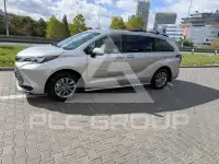 2025 Toyota SIENNA