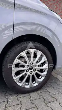 2025 Ford Tourneo