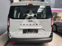 2025 Ford Tourneo