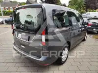 2025 Ford Tourneo