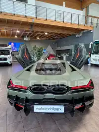 2025 Lamborghini Revuelto