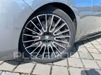 2026 BMW 740