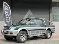 2000 Mitsubishi L200