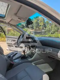 2000 BMW 523