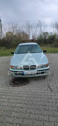 2000 BMW 523