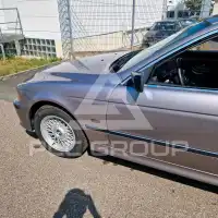 2000 BMW 523
