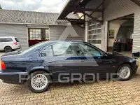 2000 BMW 523