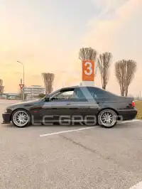 2000 BMW 523