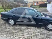 2000 Mercedes Benz 320