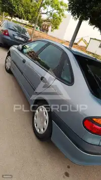 2000 Renault Laguna