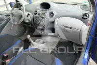 2002 Toyota YARIS