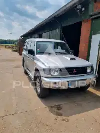 2003 Mitsubishi PAJARO