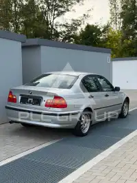 2004 BMW 330