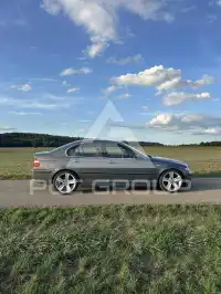 2004 BMW 330