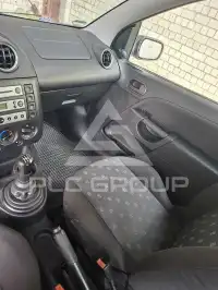 2004 Ford FIESTA