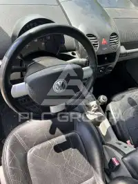 2004 Volkswagen BEETLE