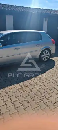 2004 Opel Signum