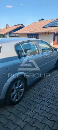 2004 Opel Signum